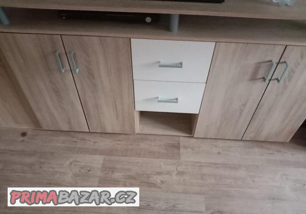 Prodám dvě komody
