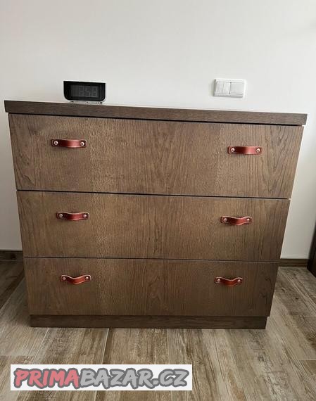 komoda-dyha-dub