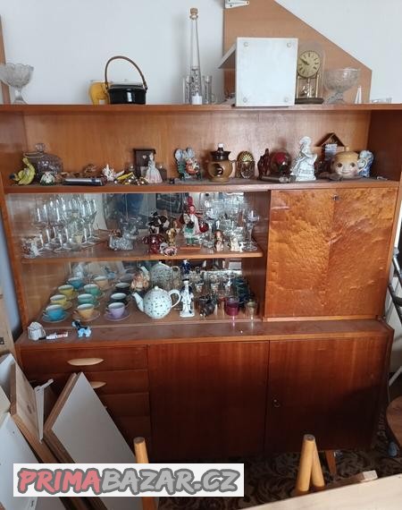 skrine-sklo-porcelan