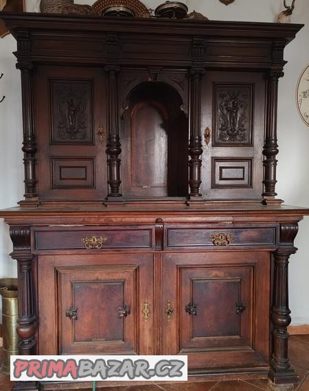 Starožitný příborník