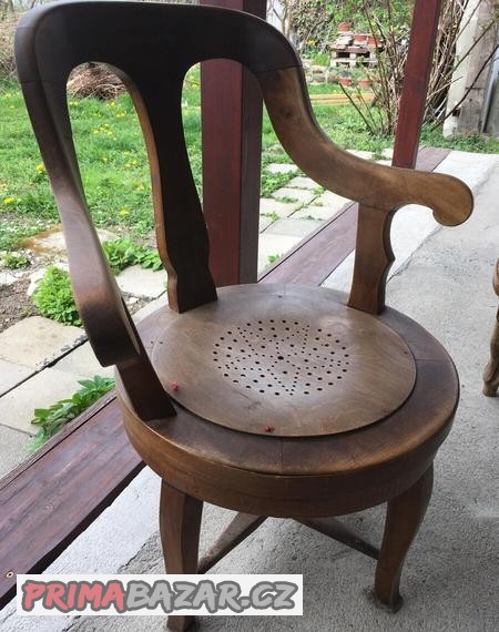 starozitne-holicske-kadernicke-kreslo