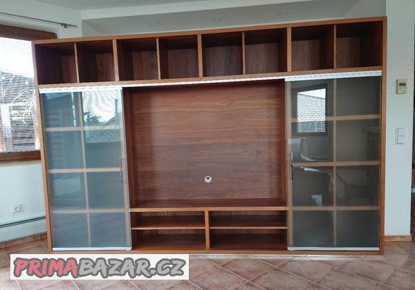 Dřevěná televizní stěna, policová skříňka