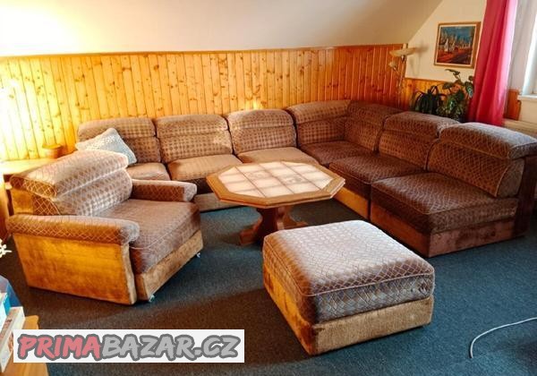 rohova-sedacka-taburet-stolek