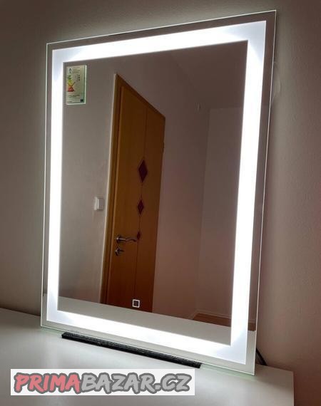 nove-zrcadlo-s-led-osvetlenim-800-mm-600-mm
