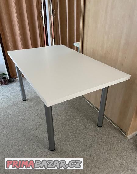 Nový bílý stůl