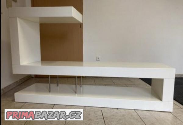 bily-leskly-designovy-tv-stolek