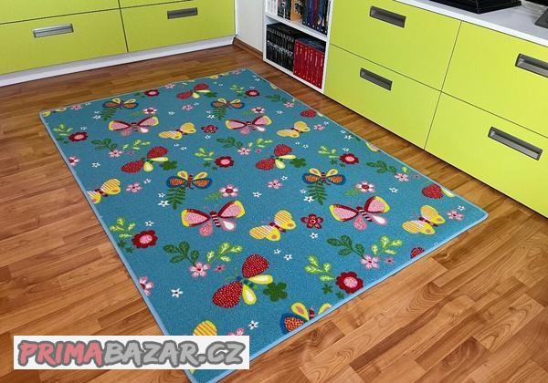 detsky-koberec-motylek-modry-80-x-120-cm