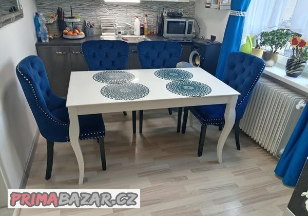 prodam-krasny-jidelni-komplet