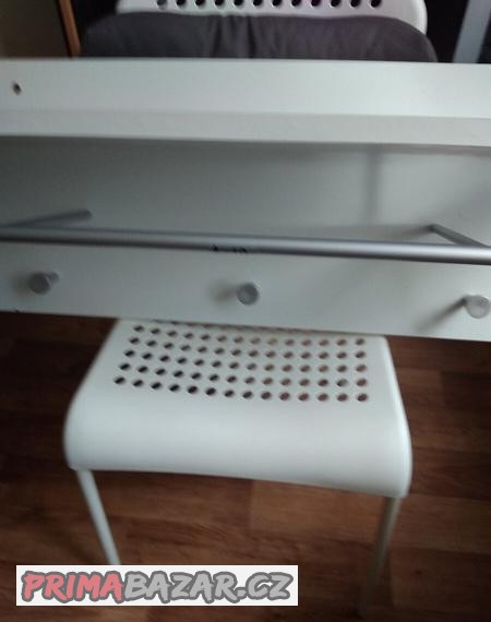 predsinova-police-vesak-nova