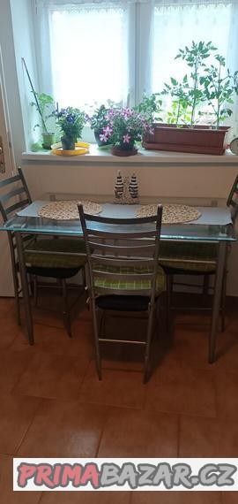 jidelni-stul-4-zidle