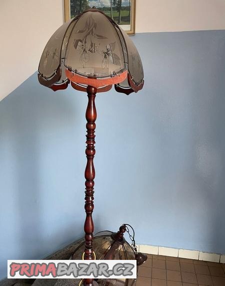 lustr-a-stojici-lampa