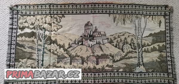 stary-gobelin-za-postel-nebo-kanape
