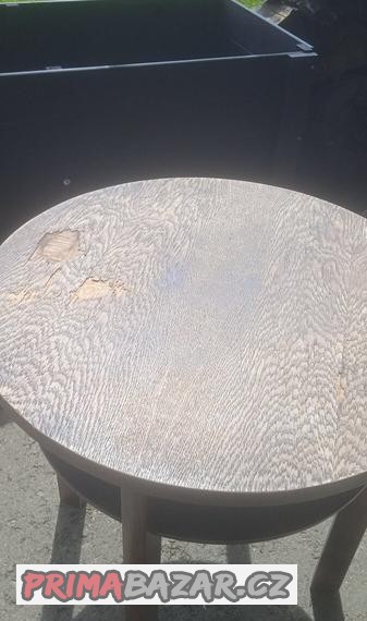 Starožitný kulatý stůl