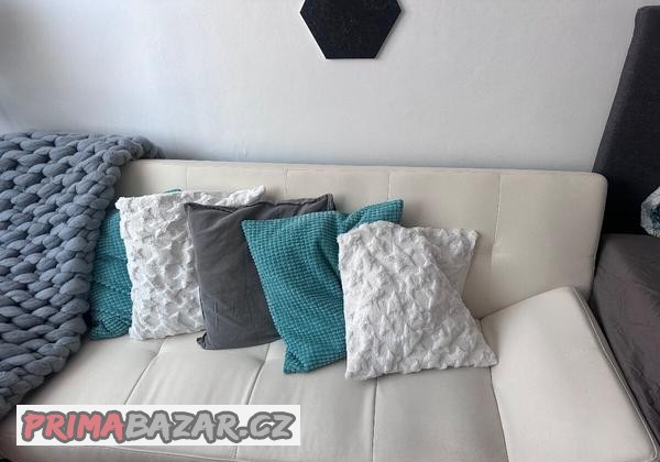 rozkladaci-mensi-sedacka