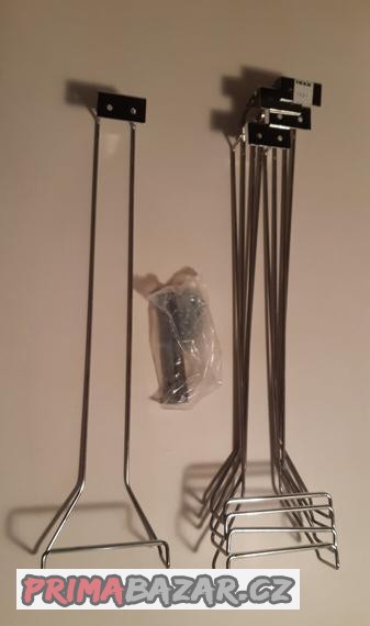 Držák na sklenice na vino