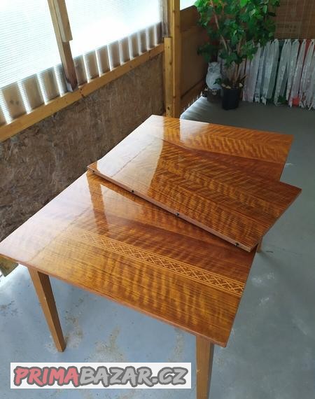 Prodám rozkládací stůl