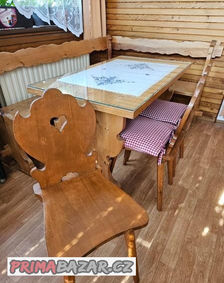 selsky-nabytek-do-jidelny