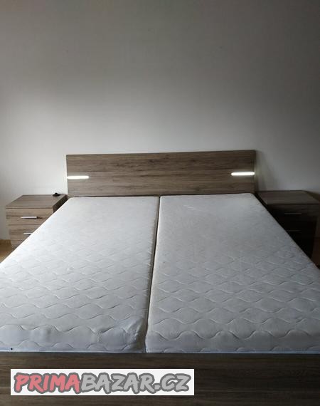 prodam-postel-s-nocni-stolky