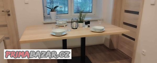 akce-posledni-dva-kusy-za-cenu-jedne-dubove-desky-na-stoly