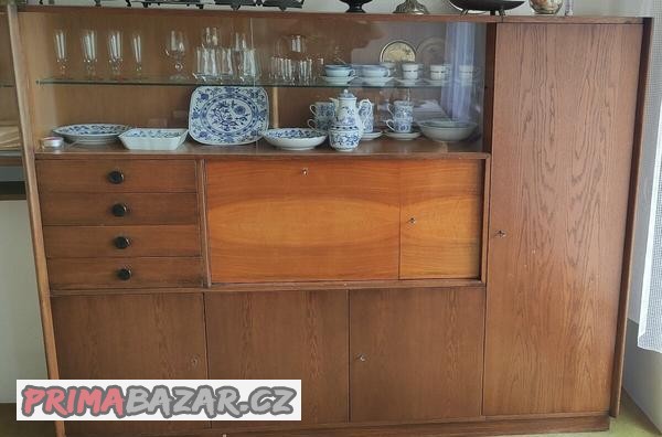 prodam-retro-obyvaci-stenu