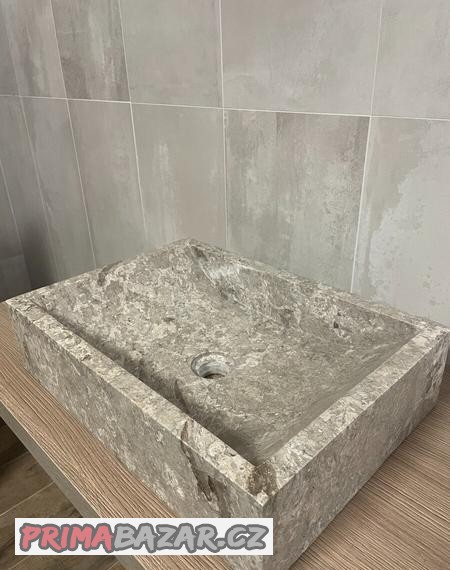 Kamenné umyvadlo