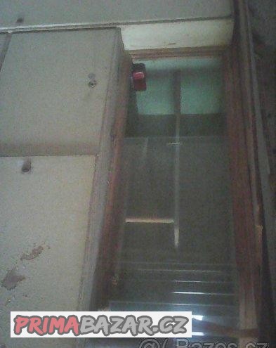 Starý kuchynský sekretář