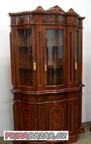 vitrina-italska-prosklena-velka-s-intarzii-vv57