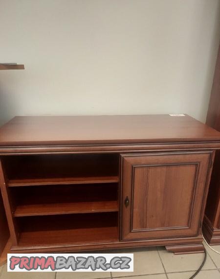 Prodám zachovalou komodu