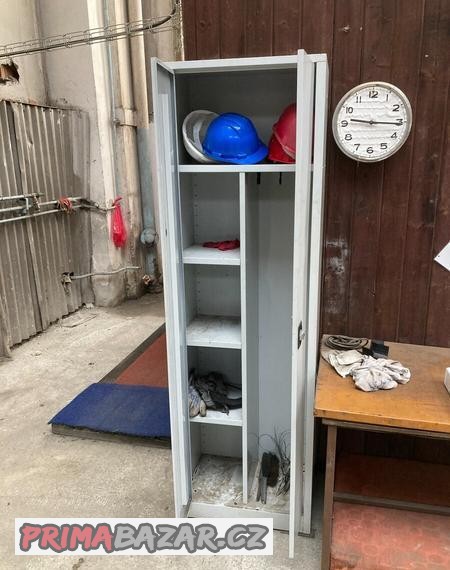 uzamykatelna-viceucelova-skrin-s-rozmery-1950x600x400