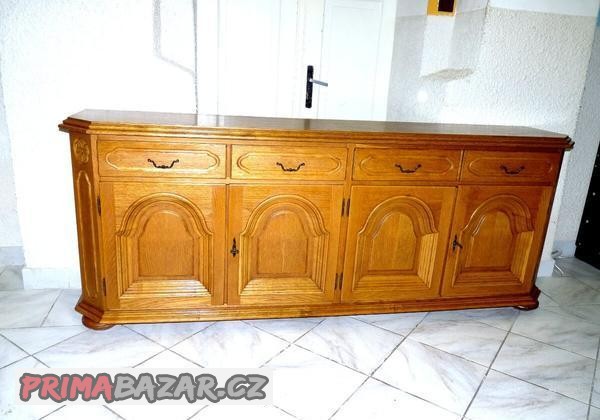 masivni-ctyrdverova-komoda-se-supliky