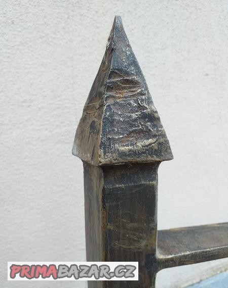 zelezna-kovana-postel-a-matrace-na-miru