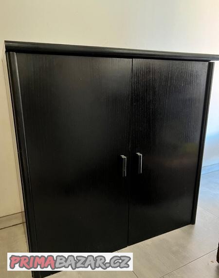 Skříňka a šuplíky