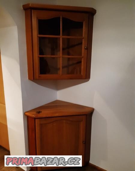 dvoudilna-rohova-skrinka-stul-z-masivu