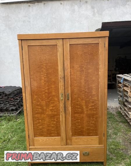 prodam-2-stare-satni-skrine