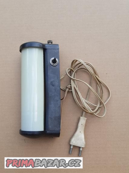 stará bakelitová lampička s mléčným sklem