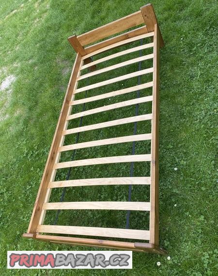 prodavam-postel-s-rostem-90-x-200