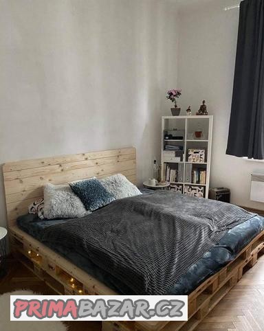 masivni-postel-z-palet