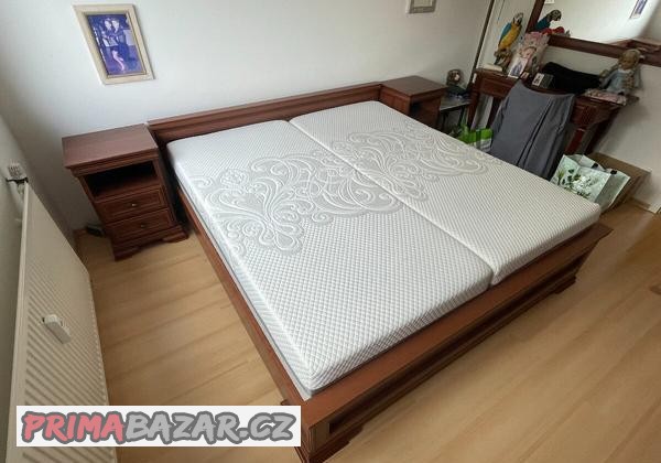 manzelska-postel-s-nocnimi-stolky-a-ortopedicke-matrace