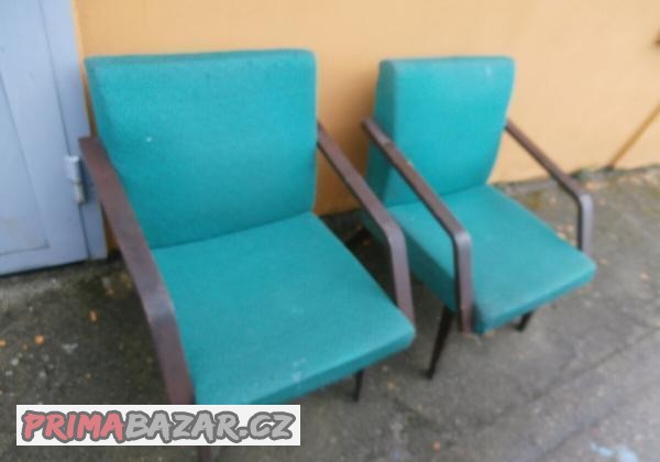 kreslo-dva-kusy-drevene-caloun-starsi-retro-za-500-kc