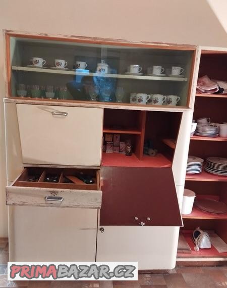 kuchynsky-kredenc