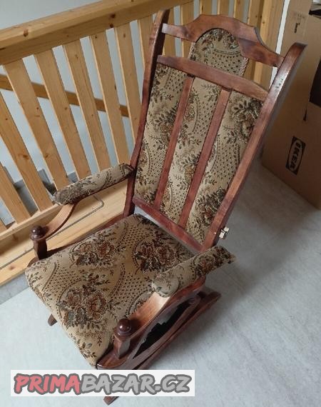houpaci-kreslo-poskozene