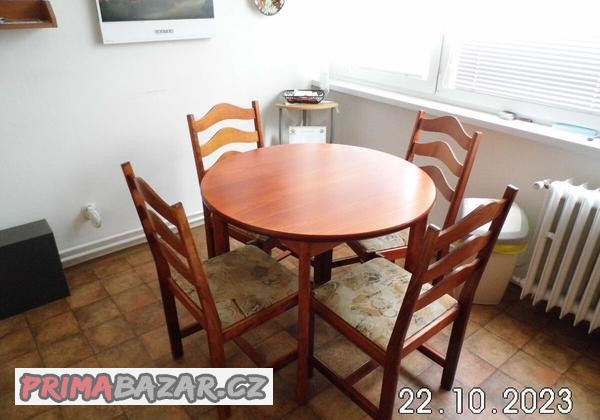 prodam-jidelni-set