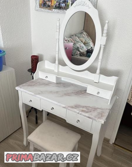 prodam-toaletni-stolek