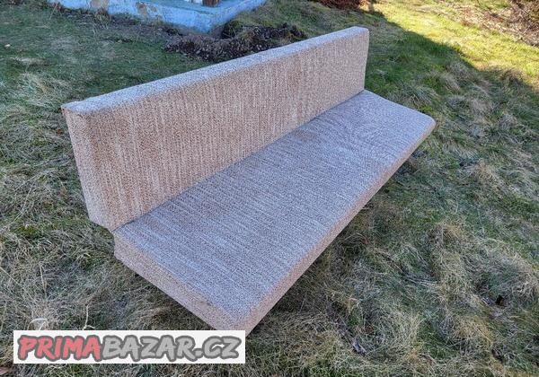 rozkladaci-pohovka-design-miroslav-navratil-60-leta