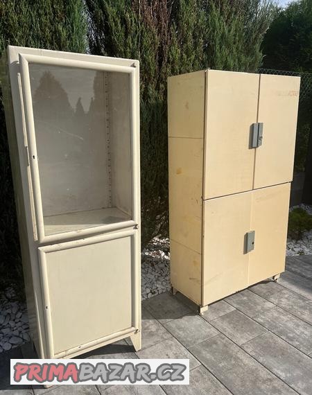 stare-kovove-lekarske-skrine-2-kusy