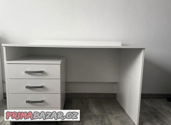 Psací stůl s pojízdným boxem zásuvek