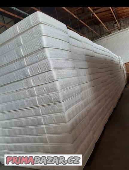 100ks-matrace-z-hotelu