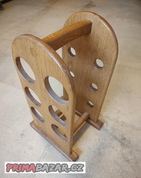 dubovy-stojan-na-lahve