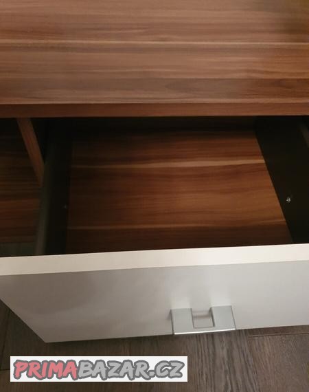 skrinka-pod-tv