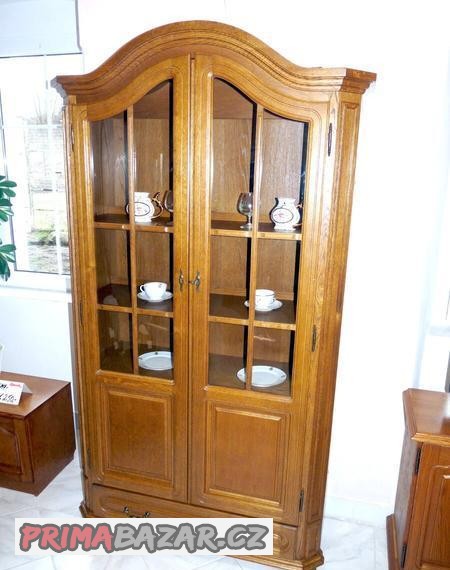 rustikalni-dvoudverovy-univerzalni-sklenik-knihovna